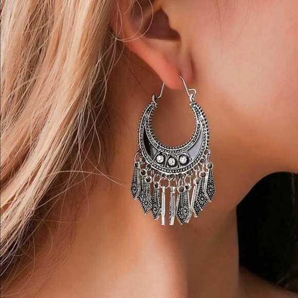 • Kai • Boho Tassel Earrings - Picture 1 of 4